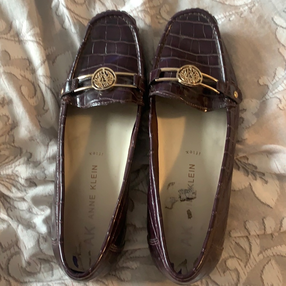 Anne Klein crocodile print flex loafers excellent condition
